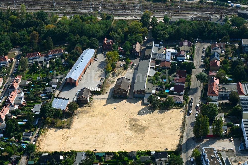 Berlin von oben - Baustelle zum Neubau des Schulgebäudes im Ortsteil Köpenick in Berlin, Deutschland