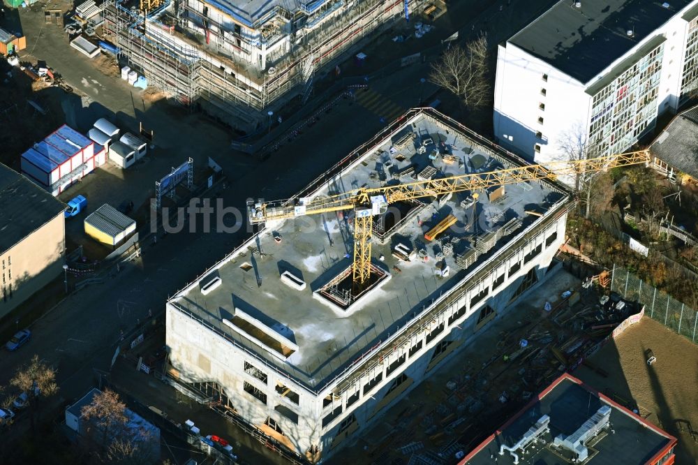 Luftaufnahme Berlin - Baustelle zum Neubau des Schulgebäudes an der Pufendorfstraße in Berlin, Deutschland