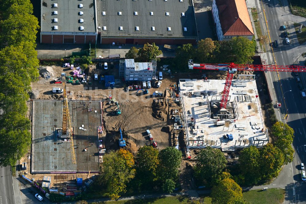 Luftbild Berlin - Baustelle zum Neubau des Schulgebäudes 32. Schule (Grundschule) im Ortsteil Spandau in Berlin, Deutschland