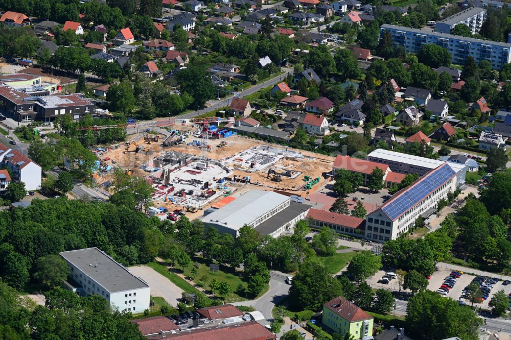 Luftbild Bernau - Baustelle zum Neubau des Schulgebäudes Schule am Kirschgarten in Bernau im Bundesland Brandenburg, Deutschland