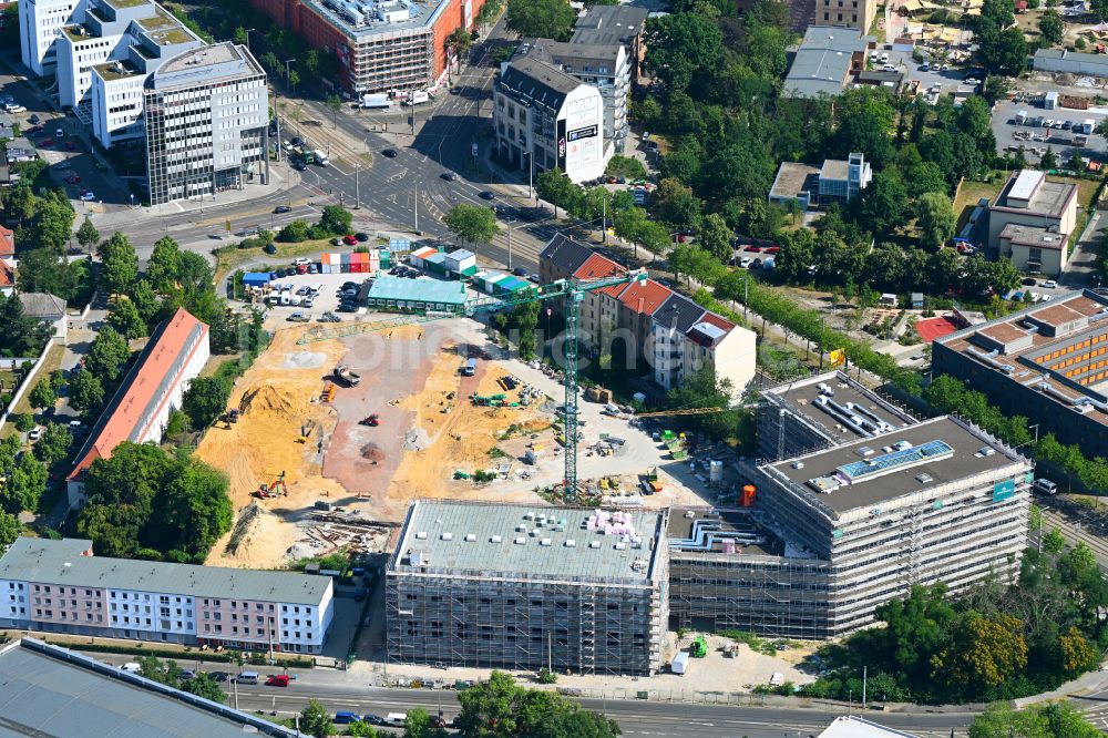 Luftaufnahme Leipzig - Baustelle zum Neubau des Schulgebäudes Schule an der Prager Spitze in Leipzig im Bundesland Sachsen, Deutschland