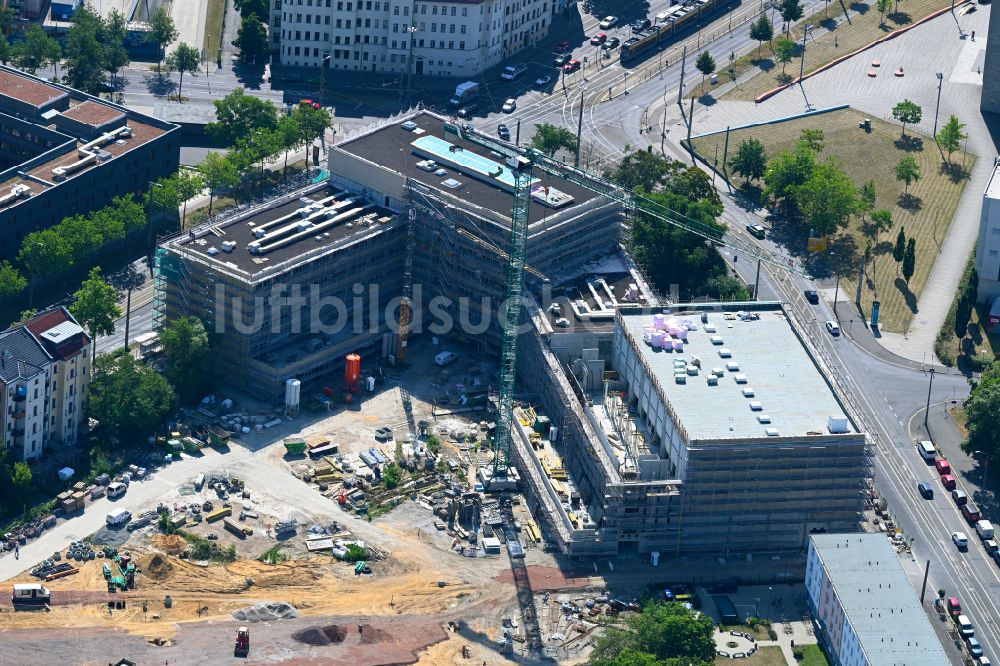 Leipzig von oben - Baustelle zum Neubau des Schulgebäudes Schule an der Prager Spitze in Leipzig im Bundesland Sachsen, Deutschland