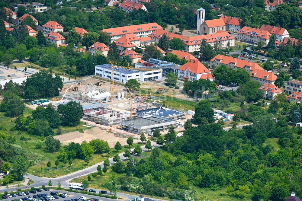 Wustermark aus der Vogelperspektive: Baustelle zum Neubau des Schulgebäudes am Schulzentrum Heinz Sielmann in Wustermark im Bundesland Brandenburg, Deutschland