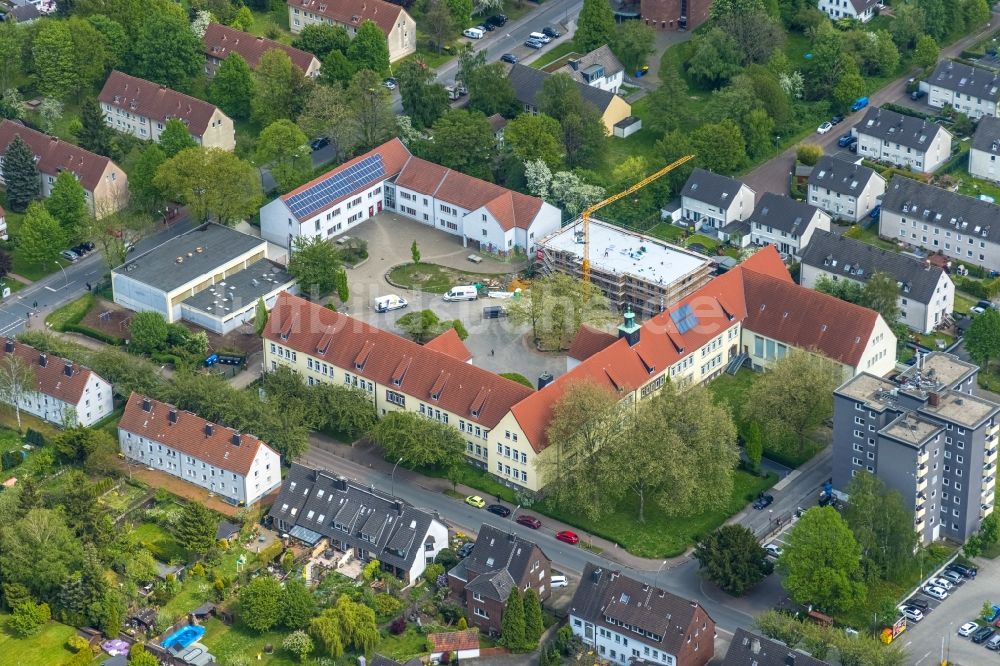 Luftaufnahme Gladbeck - Baustelle zum Neubau des Schulgebäudes der Südparkschule Gladbeck an der Münsterländer Straße in Gladbeck im Bundesland Nordrhein-Westfalen, Deutschland