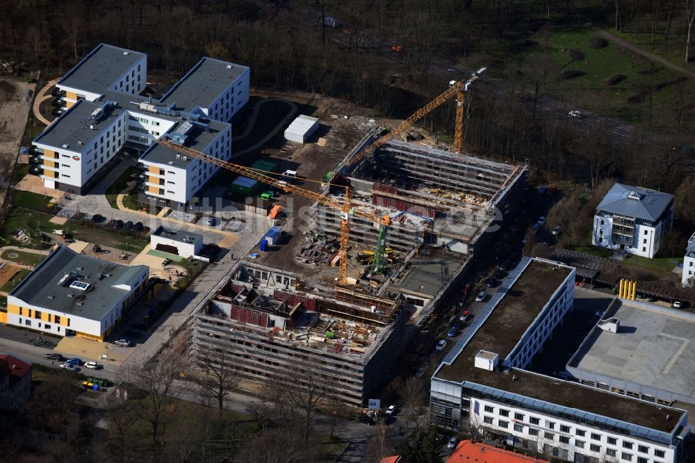 Leipzig von oben - Baustelle zum Neubau des Schulgebäudes Sportoberschule am Nordrand des Waldstraßenviertels in Leipzig im Bundesland Sachsen