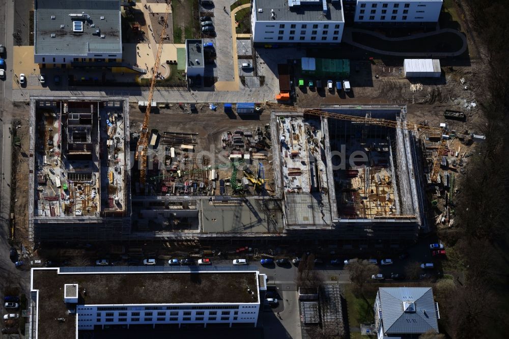 Luftaufnahme Leipzig - Baustelle zum Neubau des Schulgebäudes Sportoberschule am Nordrand des Waldstraßenviertels in Leipzig im Bundesland Sachsen