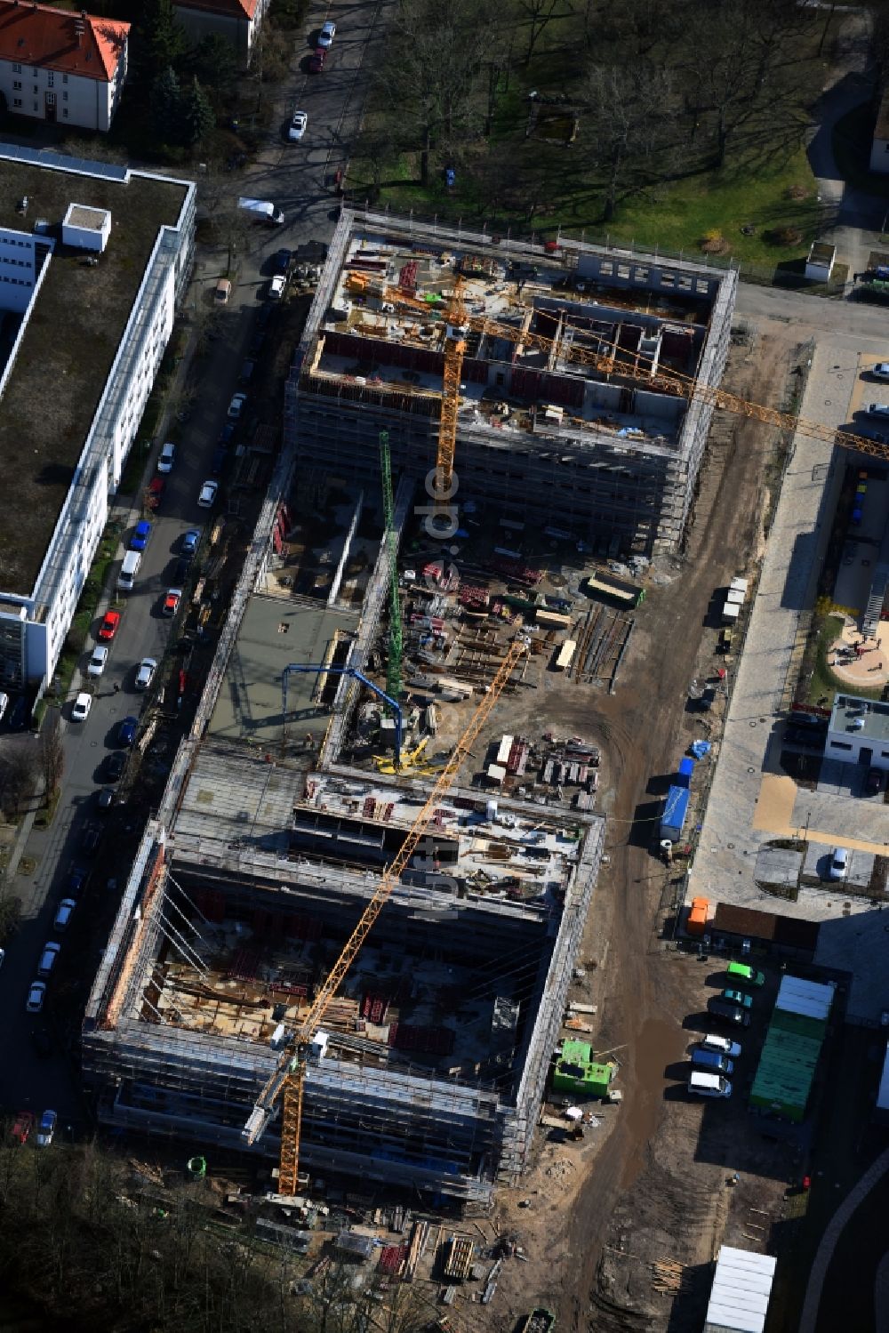 Luftaufnahme Leipzig - Baustelle zum Neubau des Schulgebäudes Sportoberschule am Nordrand des Waldstraßenviertels in Leipzig im Bundesland Sachsen