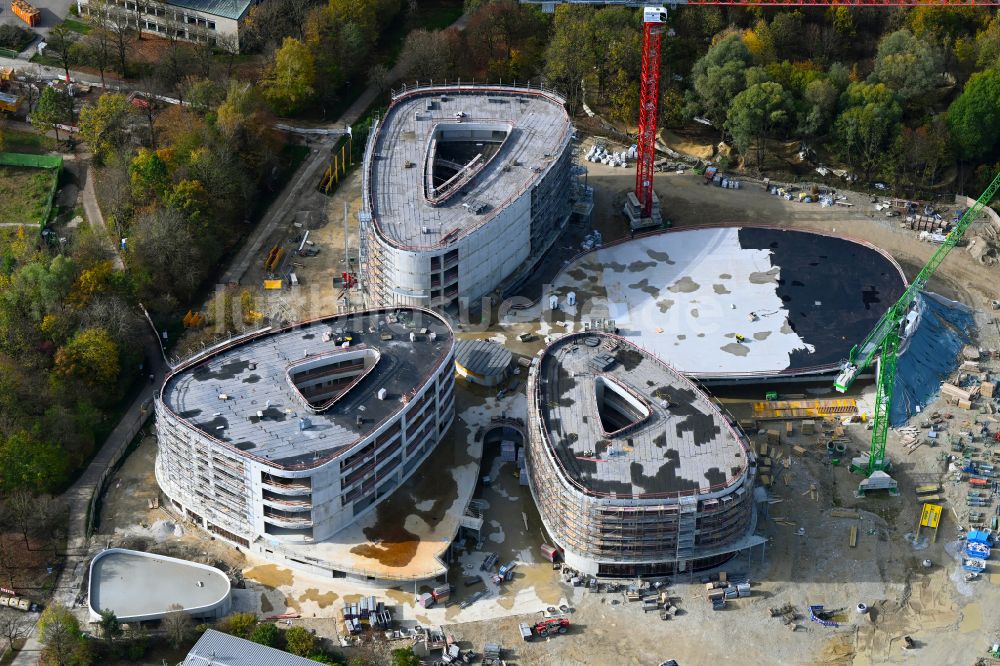 München aus der Vogelperspektive: Baustelle zum Neubau des Schulgebäudes Staatliches Wilhelm-Hausenstein-Gymnasium in München im Bundesland Bayern, Deutschland