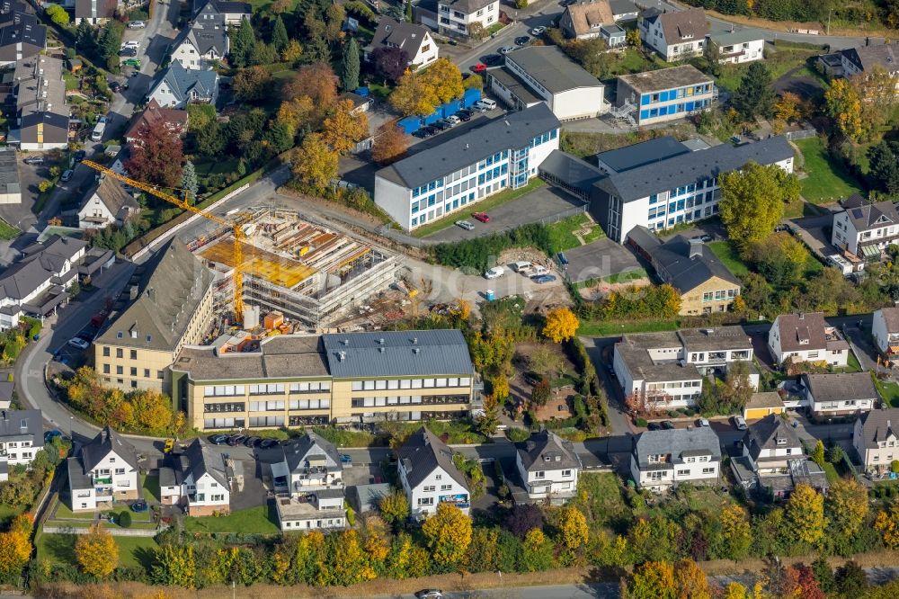 Luftbild Meschede - Baustelle zum Neubau des Schulgebäudes der St. Walburga-Schule in Meschede im Bundesland Nordrhein-Westfalen, Deutschland