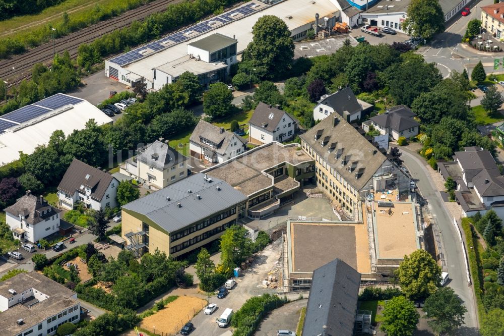 Luftbild Meschede - Baustelle zum Neubau des Schulgebäudes der St. Walburga-Schule in Meschede im Bundesland Nordrhein-Westfalen, Deutschland