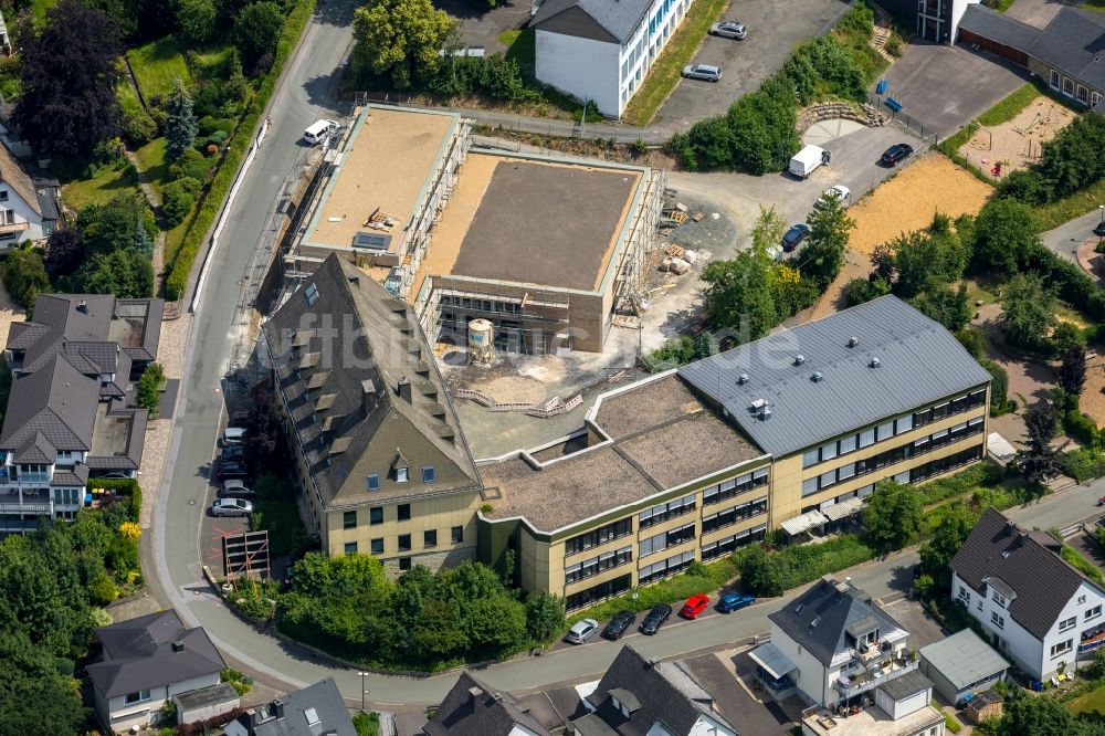 Luftbild Meschede - Baustelle zum Neubau des Schulgebäudes der St. Walburga-Schule in Meschede im Bundesland Nordrhein-Westfalen, Deutschland