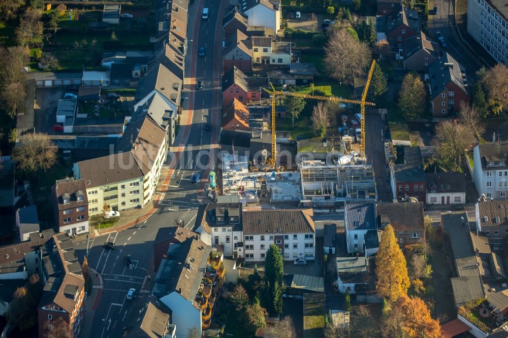 Oberhausen aus der Vogelperspektive: Baustelle zum Neubau einer seniorengerechten Wohnanlage am Postweg in Oberhausen im Bundesland Nordrhein-Westfalen