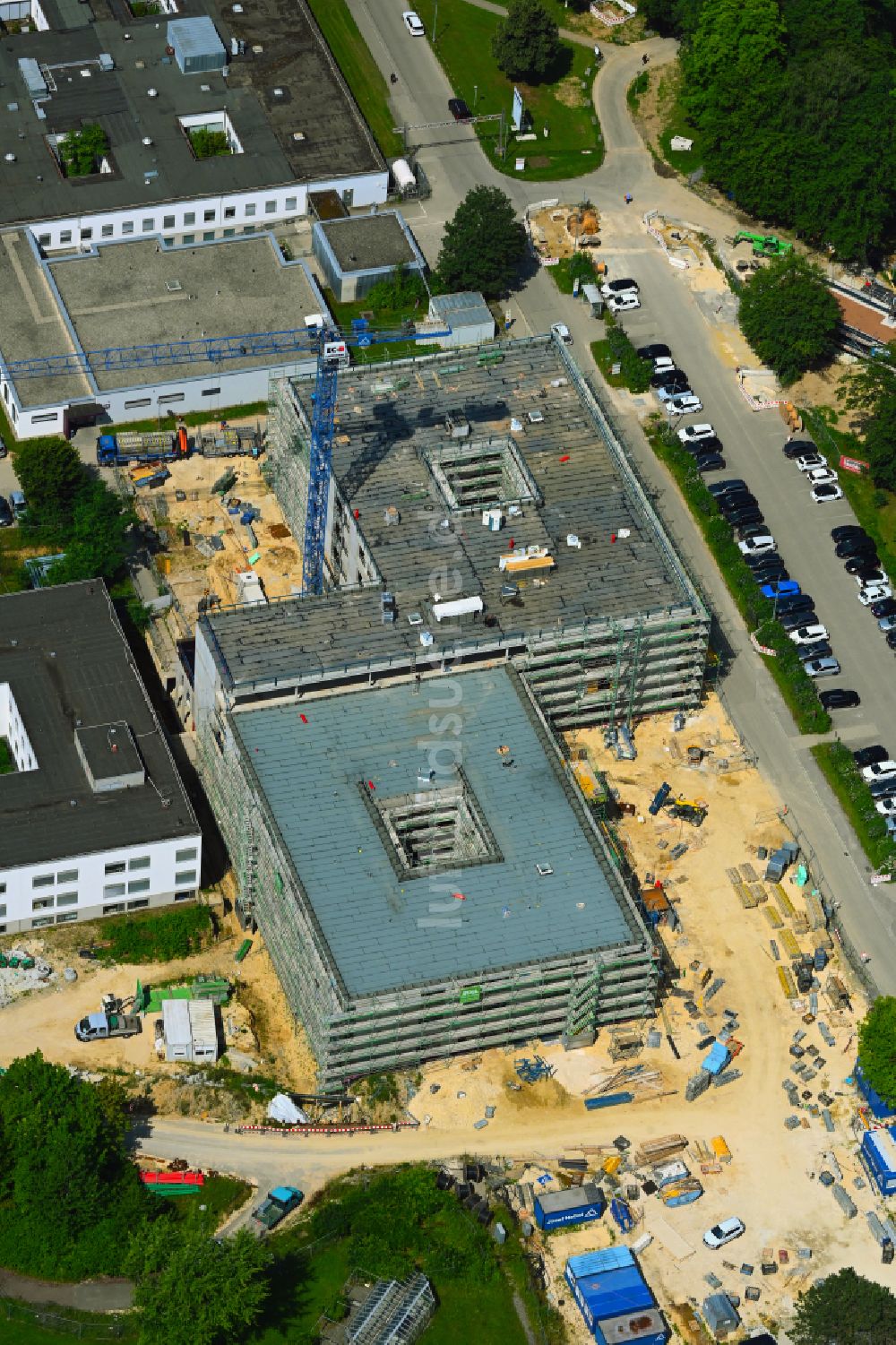 Günzburg von oben - Baustelle zum Neubau eines Seniorenzentrums in Günzburg im Bundesland Bayern, Deutschland