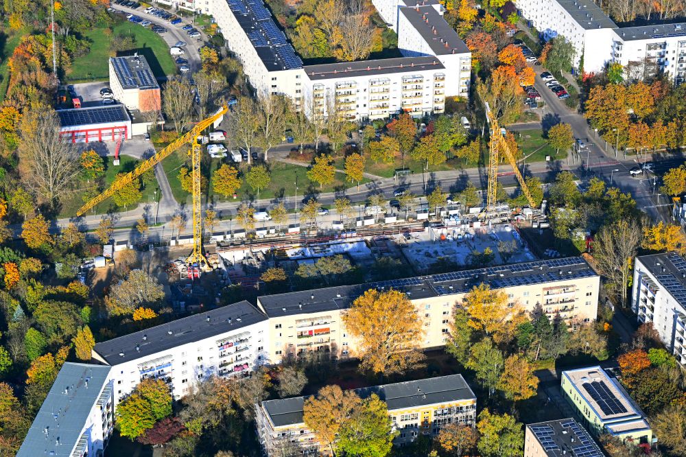 Berlin von oben - Baustelle zum Neubau eines Seniorenzentrums im Ortsteil Hellersdorf in Berlin, Deutschland