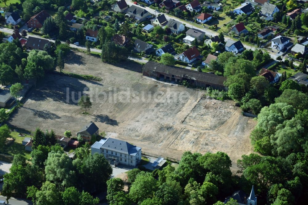 Luftbild Neuenhagen - Baustelle zum Neubau des Sport- und Geschichtspark zwischen Dorfstraße und Sperlingsgasse in Neuenhagen im Bundesland Brandenburg, Deutschland