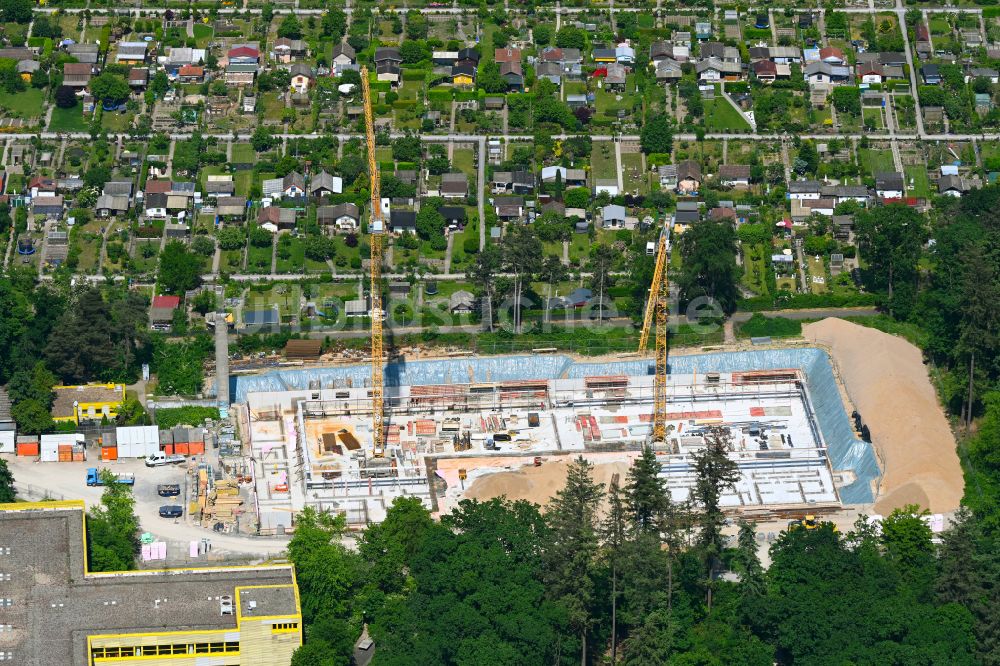 Luftbild Karlsruhe - Baustelle zum Neubau der Sporthalle - Dreifeldsporthalle an der Engelbert-Bohn-Schule in Karlsruhe im Bundesland Baden-Württemberg, Deutschland