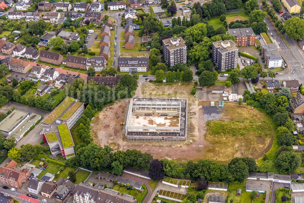 Luftaufnahme Bottrop - Baustelle zum Neubau der Sporthalle des Josef-Albers-Gymnasium Bottrop im Ortsteil Stadtmitte in Bottrop im Bundesland Nordrhein-Westfalen, Deutschland