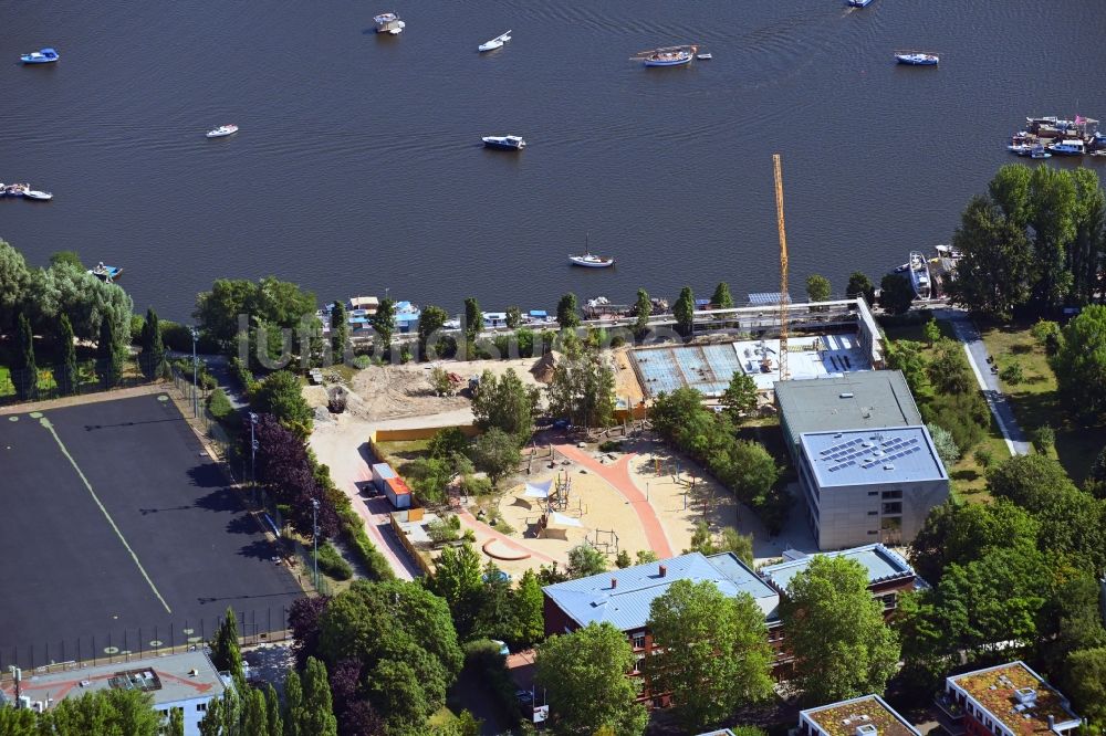 Berlin von oben - Baustelle zum Neubau der Sporthalle für die Thalia Grundschule in Berlin, Deutschland