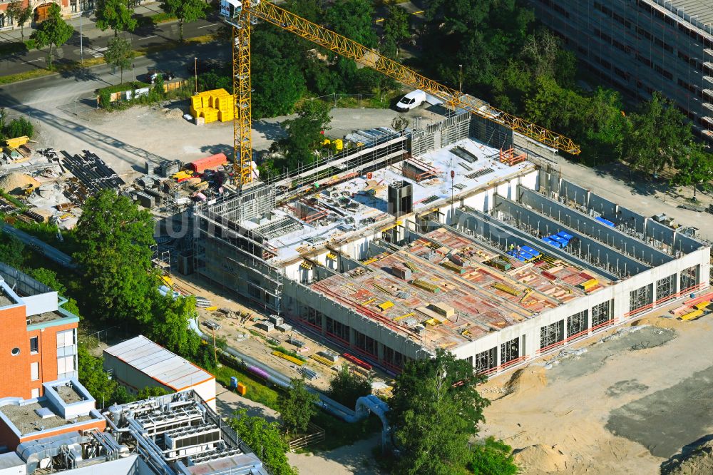 Luftbild Leipzig - Baustelle zum Neubau der Sporthalle der Wilhelm-Busch-Grundschule in Leipzig im Bundesland Sachsen, Deutschland