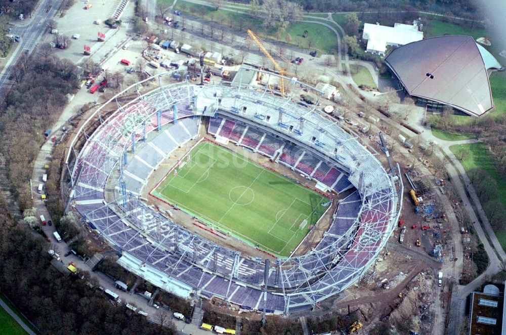 Hannover von oben - Baustelle zum Neubau des Stadion der AWD- Arena in Hannover im Bundesland Niedersachsen