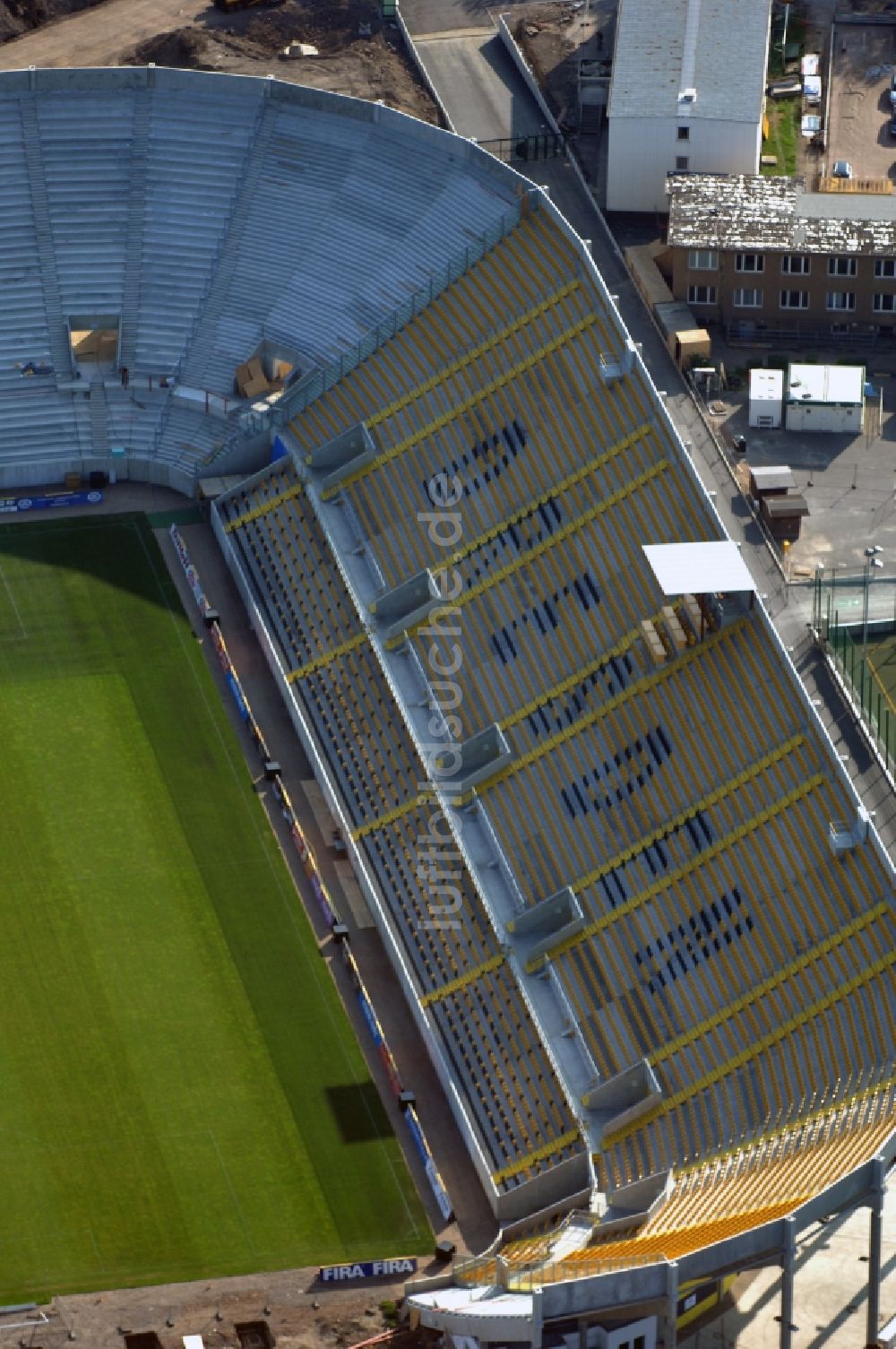 Dresden von oben - Baustelle zum Neubau des Stadion DDV-Stadion Dresden im Bundesland Sachsen