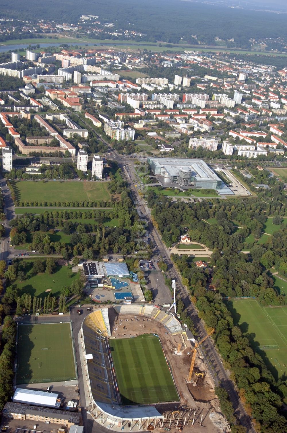 Dresden aus der Vogelperspektive: Baustelle zum Neubau des Stadion DDV-Stadion Dresden im Bundesland Sachsen