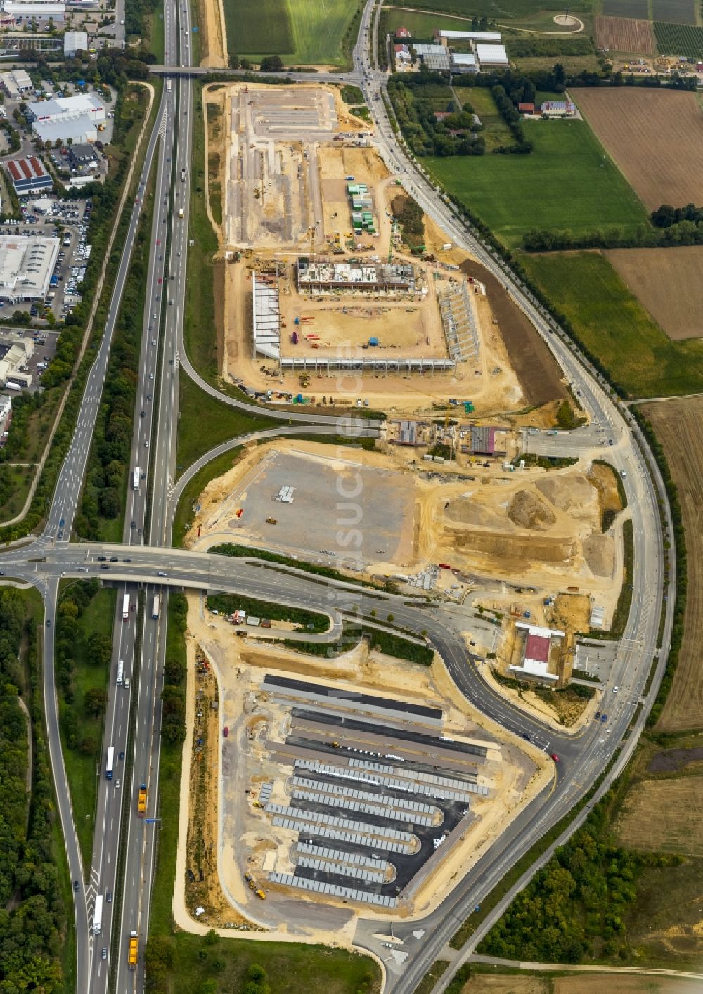 Regensburg aus der Vogelperspektive: Baustelle zum Neubau des Stadions Continental- Arena in Regensburg im Bundesland Bayern