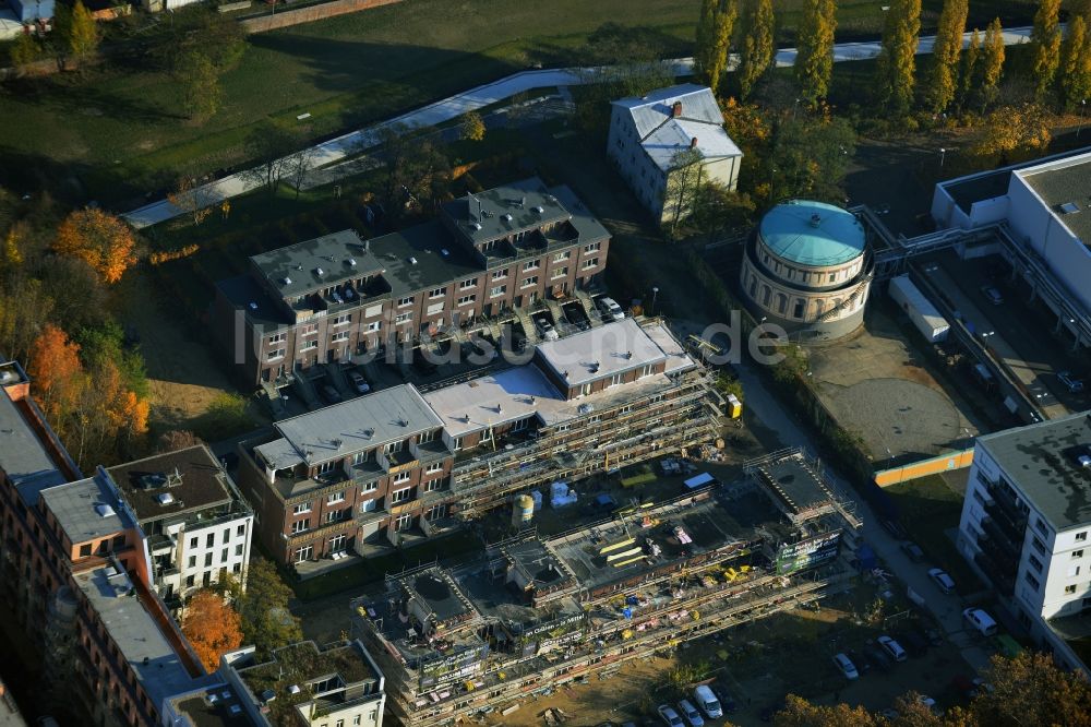 Berlin Mitte aus der Vogelperspektive: Baustelle zum Neubau des Stadtquartier Pankepark an der Chausseestraße in Berlin - Mitte