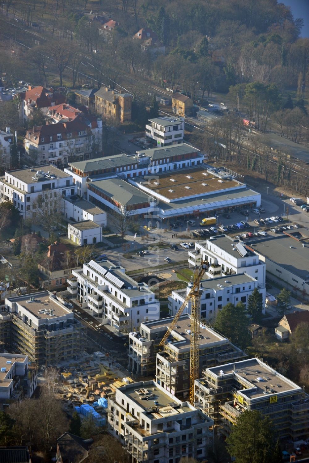 Luftbild Berlin - Baustelle zum Neubau von Stadtvillen- Mehrfamilienhäusern an der Matterhornstraße - Kirchblickstraße in Berlin