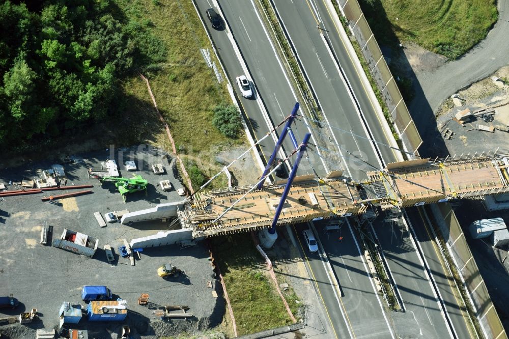 Luftbild Markkleeberg - Baustelle zum Neubau des Straßen- Brückenbauwerk über die Bundesstraße B2 in Markkleeberg im Bundesland Sachsen