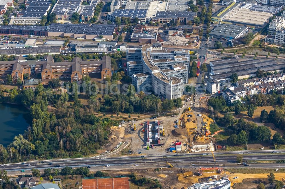 Düsseldorf aus der Vogelperspektive: Baustelle zum Neubau des Straßen- Brückenbauwerk der Bundesstraße B7 im Ortsteil Heerdt in Düsseldorf im Bundesland Nordrhein-Westfalen, Deutschland