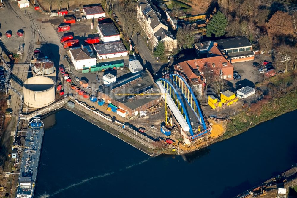 Duisburg aus der Vogelperspektive: Baustelle zum Neubau des Straßen- Brückenbauwerk an der Gartroper Straße im Ortsteil Obermeiderich in Duisburg im Bundesland Nordrhein-Westfalen