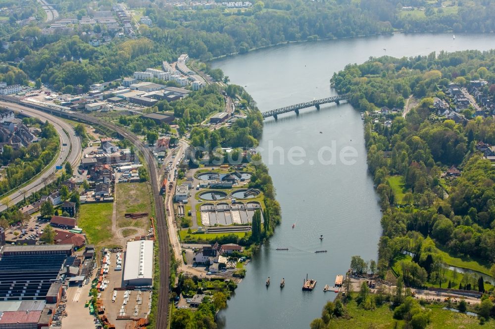 Luftbild Essen - Baustelle zum Neubau des Straßen- Brückenbauwerk Kampmannbrücke über die Ruhr in Essen im Bundesland Nordrhein-Westfalen