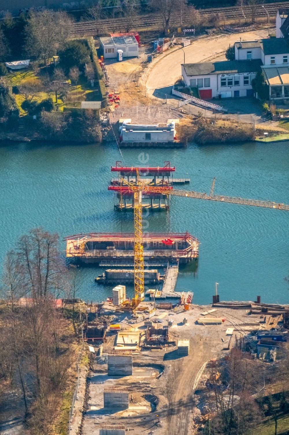 Essen von oben - Baustelle zum Neubau des Straßen- Brückenbauwerk Kampmannbrücke über die Ruhr in Essen im Bundesland Nordrhein-Westfalen