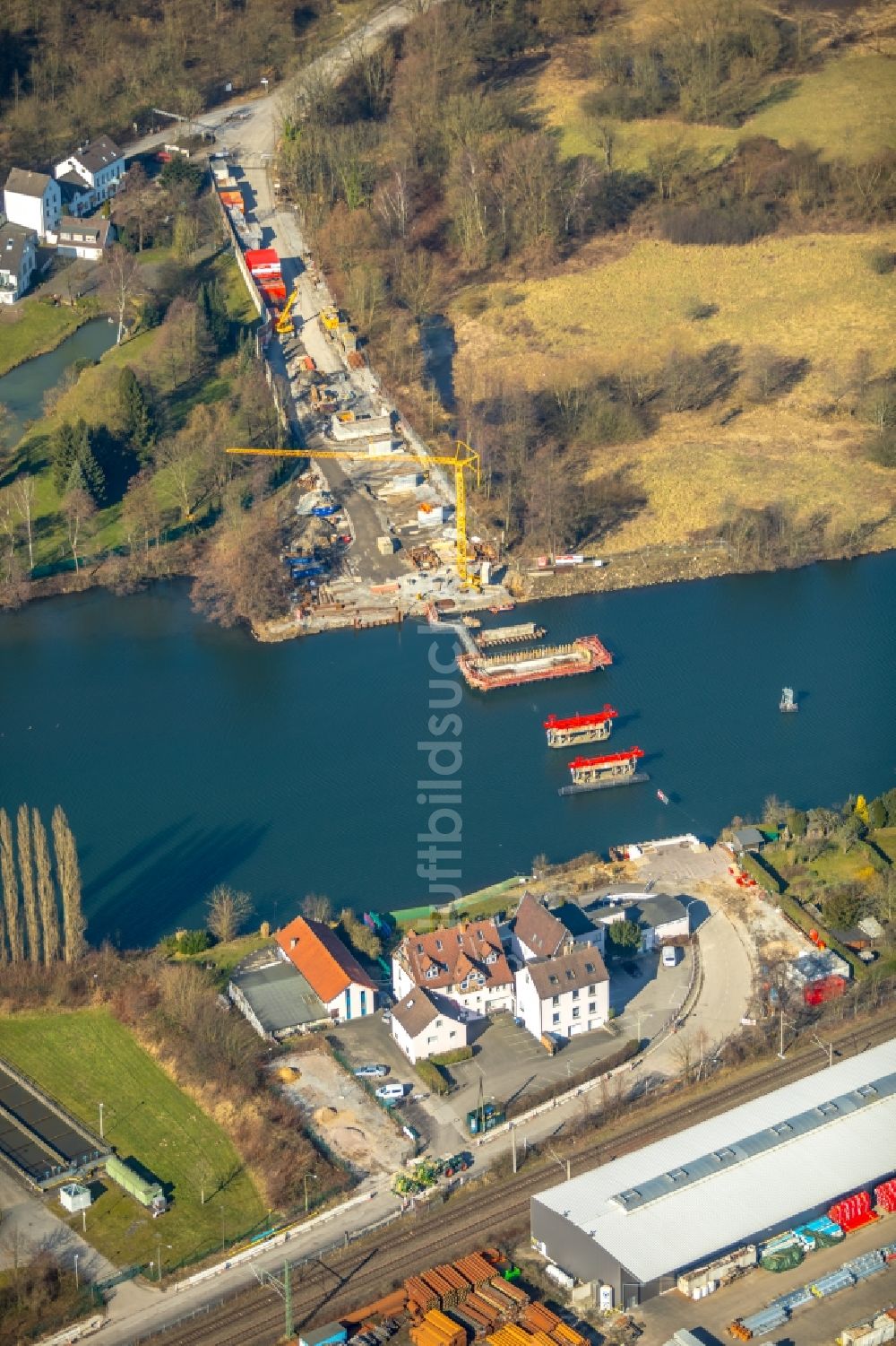 Luftaufnahme Essen - Baustelle zum Neubau des Straßen- Brückenbauwerk Kampmannbrücke über die Ruhr in Essen im Bundesland Nordrhein-Westfalen