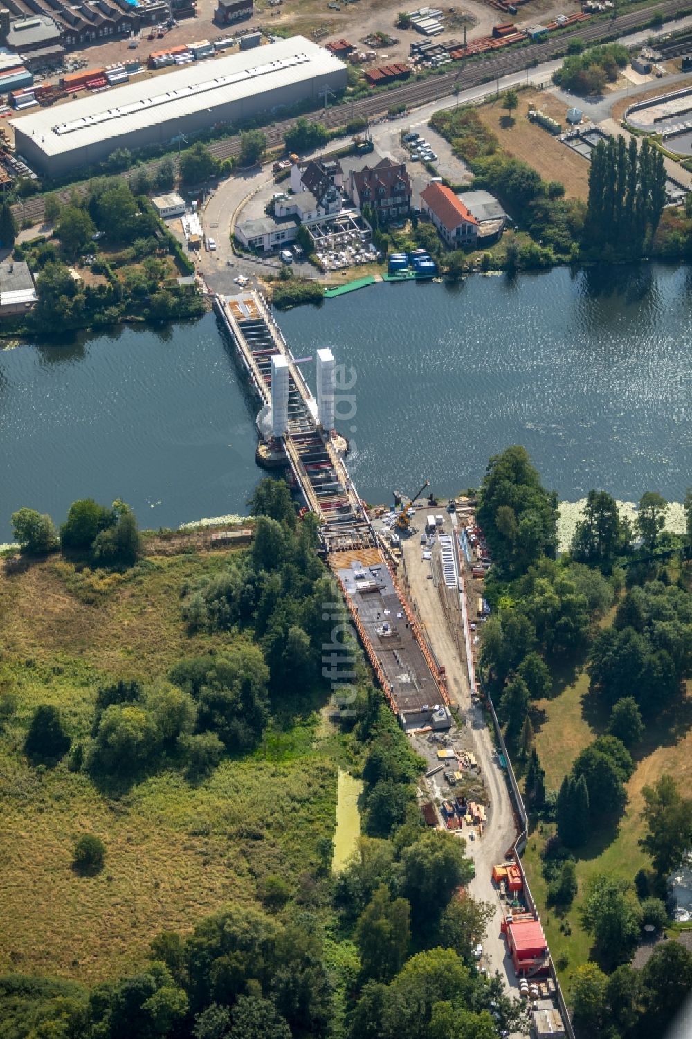 Essen aus der Vogelperspektive: Baustelle zum Neubau des Straßen- Brückenbauwerk Kampmannbrücke über die Ruhr in Essen im Bundesland Nordrhein-Westfalen