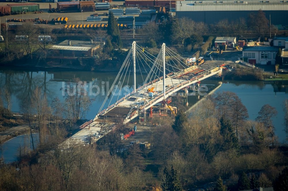 Luftaufnahme Essen - Baustelle zum Neubau des Straßen- Brückenbauwerk Kampmannbrücke über die Ruhr in Essen im Bundesland Nordrhein-Westfalen