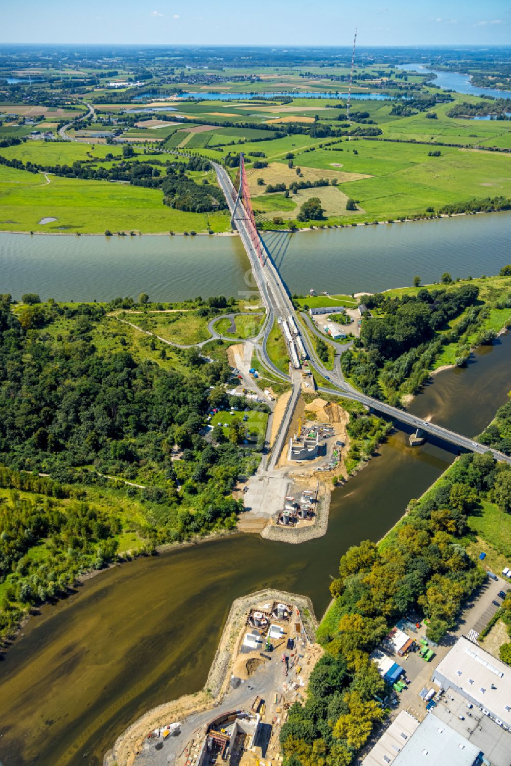 Wesel von oben - Baustelle zum Neubau des Straßen- Brückenbauwerk Lippebrücke in Wesel im Bundesland Nordrhein-Westfalen, Deutschland