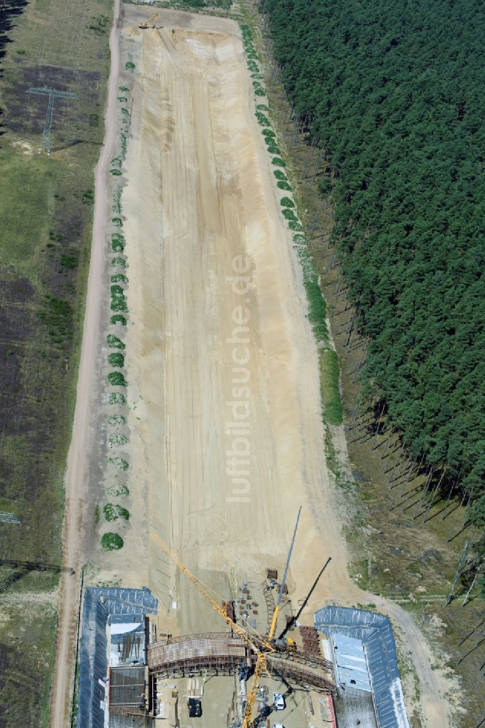 Kremmin von oben - Baustelle zum Neubau des Straßen- Brückenbauwerksin Kremmin im Bundesland Mecklenburg-Vorpommern