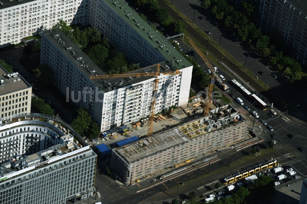 Luftaufnahme Berlin - Baustelle zum Neubau eines Studenten- Wohnheim - Gebäude der LAMBERT HOLDING GMBH in Berlin