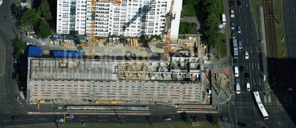 Luftbild Berlin - Baustelle zum Neubau eines Studenten- Wohnheim - Gebäude der LAMBERT HOLDING GMBH in Berlin