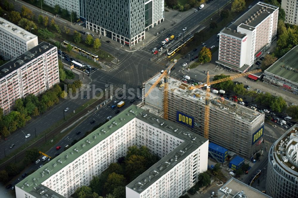 Luftbild Berlin - Baustelle zum Neubau eines Studenten- Wohnheim - Gebäude der LAMBERT HOLDING GMBH in Berlin