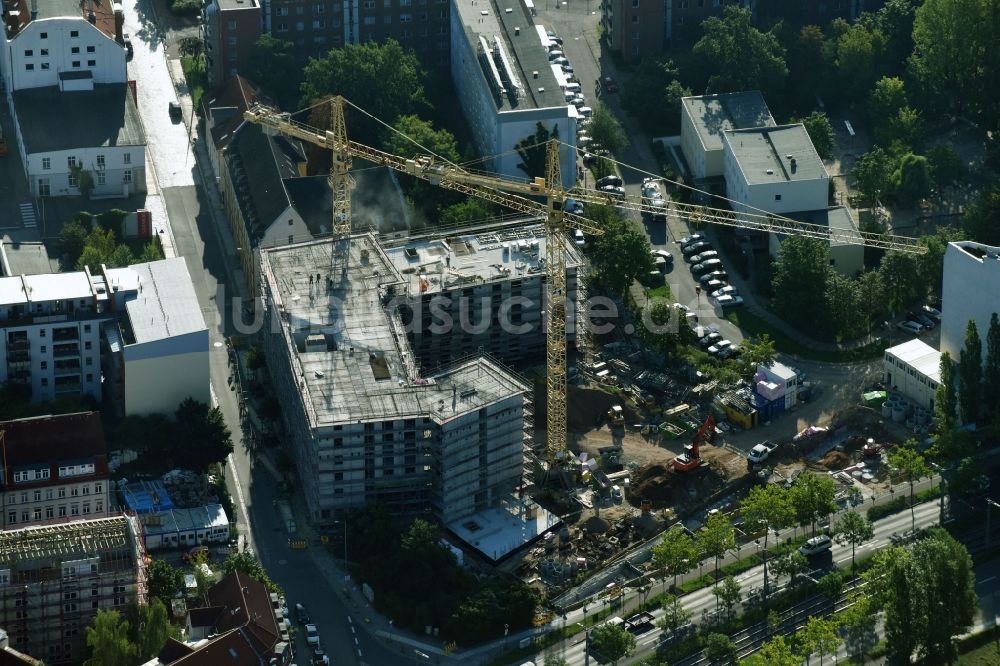 Leipzig von oben - Baustelle zum Neubau eines Studenten- Wohnheim - Gebäude an der Mühlstraße Ecke Prager Straße im Ortsteil Südost in Leipzig im Bundesland Sachsen, Deutschland