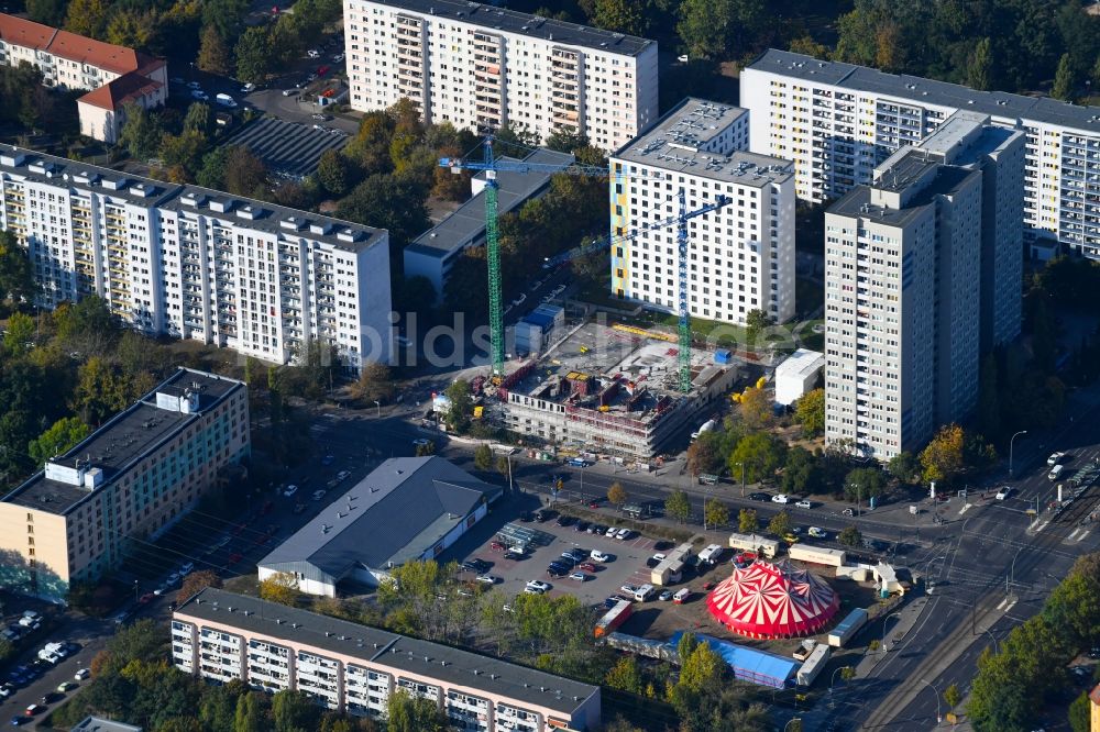 Berlin von oben - Baustelle zum Neubau eines Studenten- Wohnheim - Gebäude an der Storkower Straße Ecke Alfred-Jung-Straße im Ortsteil Lichtenberg in Berlin, Deutschland