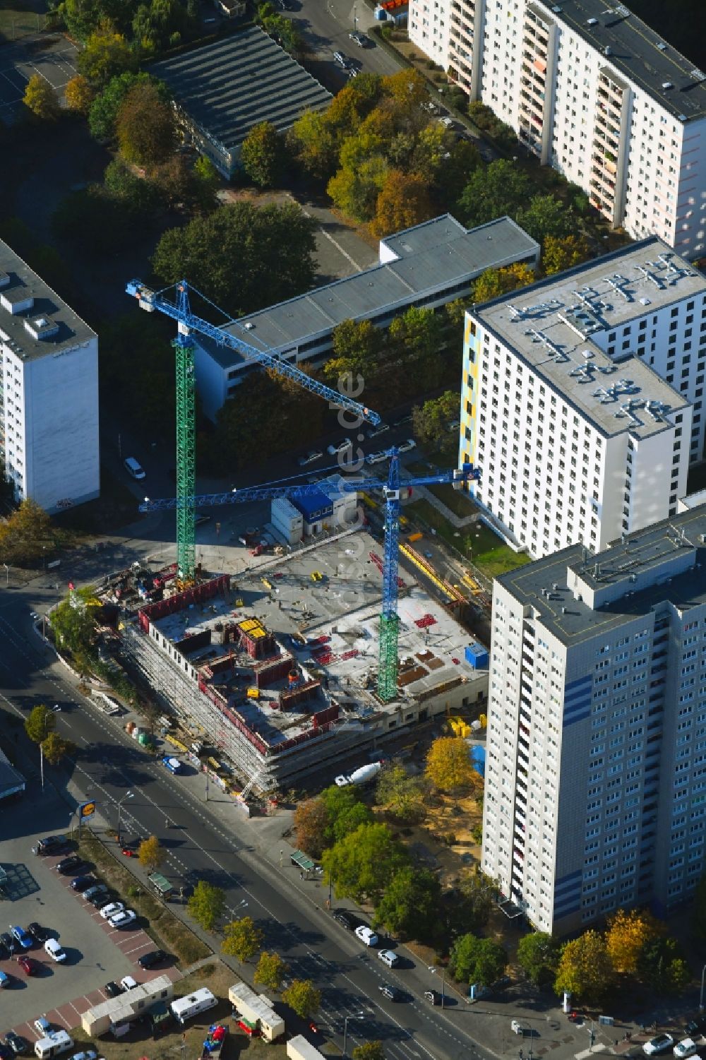 Berlin aus der Vogelperspektive: Baustelle zum Neubau eines Studenten- Wohnheim - Gebäude an der Storkower Straße Ecke Alfred-Jung-Straße im Ortsteil Lichtenberg in Berlin, Deutschland