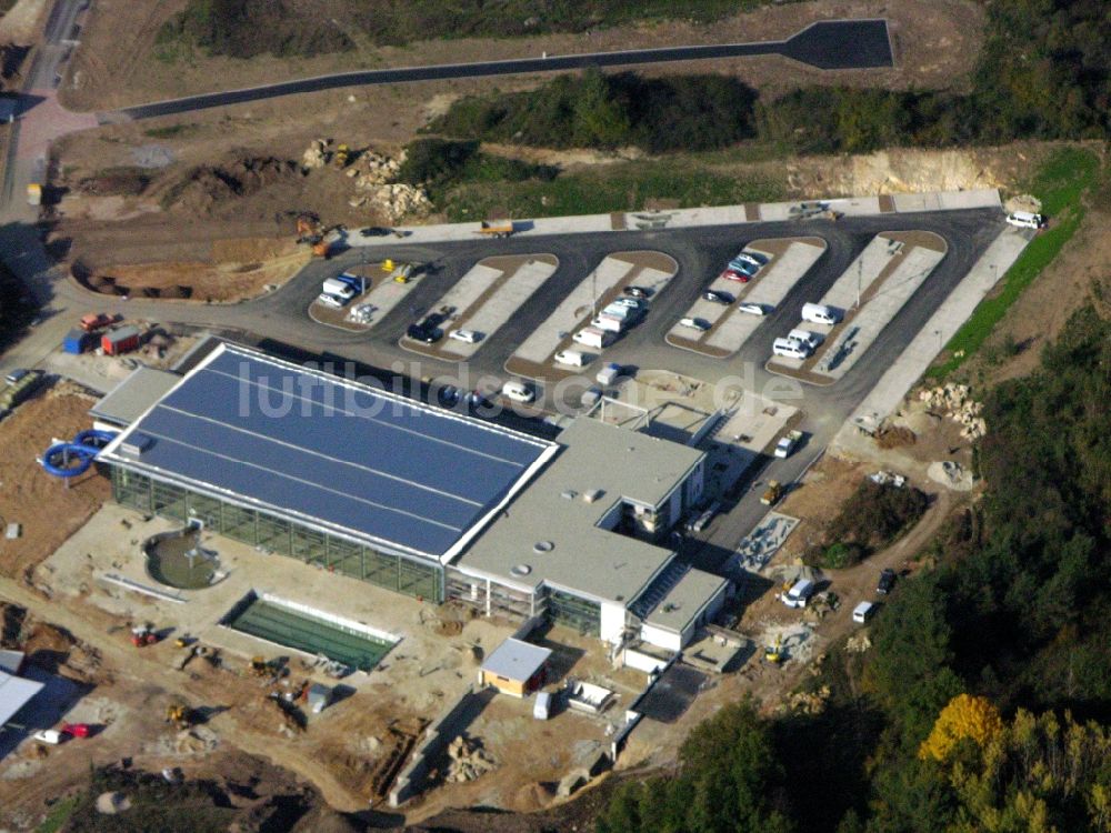 Burglengenfeld aus der Vogelperspektive: Baustelle zum Neubau der Therme und Schwimmbecken am Freibad der Freizeiteinrichtung Bulmare in Burglengenfeld im Bundesland Bayern, Deutschland