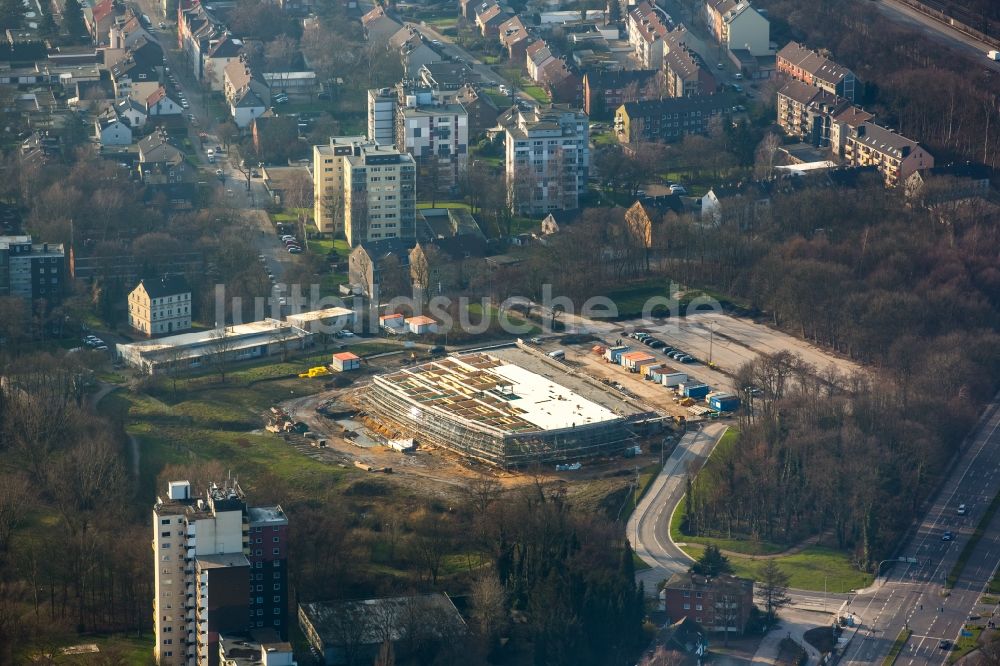 Luftbild Herne - Baustelle zum Neubau der Therme und Schwimmbecken am Freibad der Freizeiteinrichtung Freizeitbades Wananas der Herner Bädergesellschaft in Herne im Bundesland Nordrhein-Westfalen