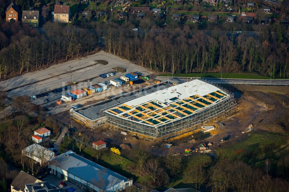 Herne aus der Vogelperspektive: Baustelle zum Neubau der Therme und Schwimmbecken am Freibad der Freizeiteinrichtung Freizeitbades Wannanas der Herner Bädergesellschaft in Herne im Bundesland Nordrhein-Westfalen