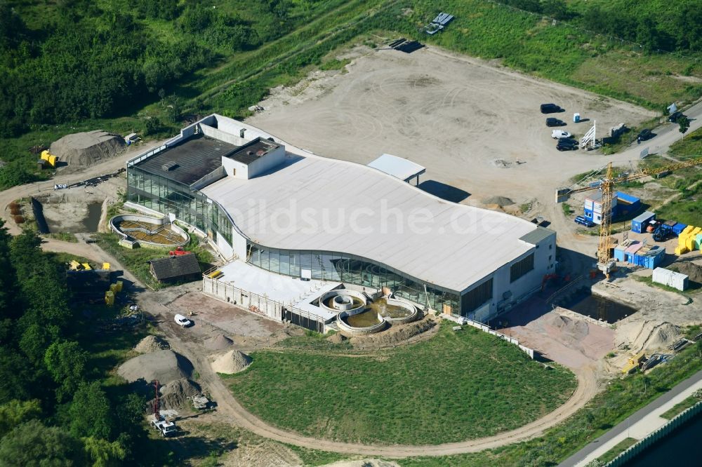 Werder (Havel) von oben - Baustelle zum Neubau der Therme und Schwimmbecken am Freibad der Freizeiteinrichtung Havel-Therme in Werder (Havel) im Bundesland Brandenburg, Deutschland