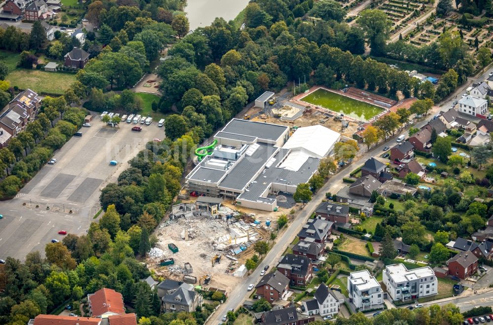 Werne von oben - Baustelle zum Neubau der Therme und Schwimmbecken am Freibad der Freizeiteinrichtung Natur-Solebad Werne GmbH in Werne im Bundesland Nordrhein-Westfalen